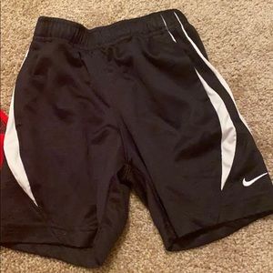 ⚽️Boys black nike shorts- size 2t